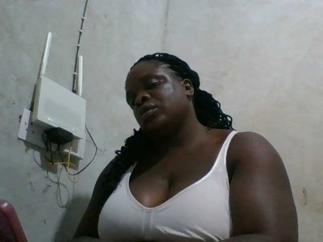 bigboobies2 live cam on BongaCams