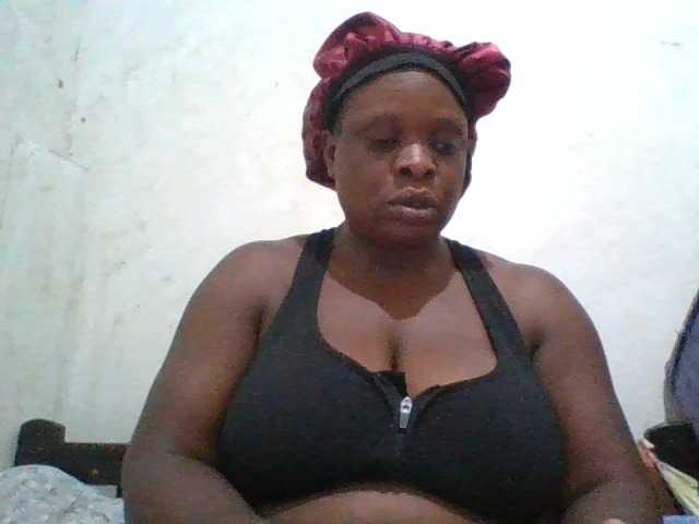 bigboobies2 live cam on BongaCams