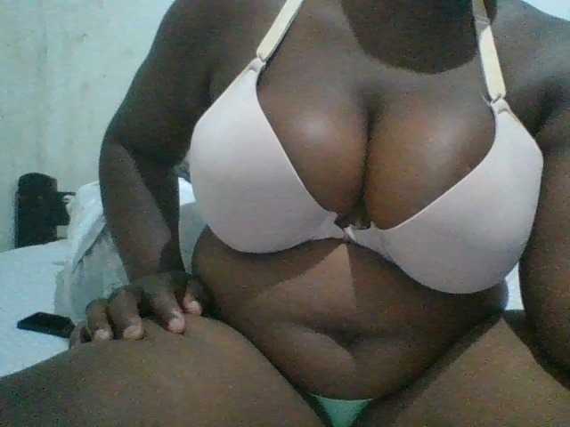 bigboobies2