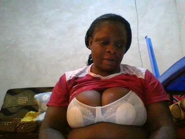 bigboobies2
