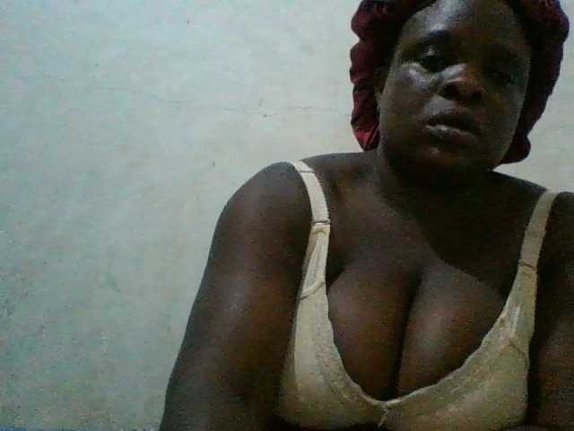 bigboobies2 live cam preview