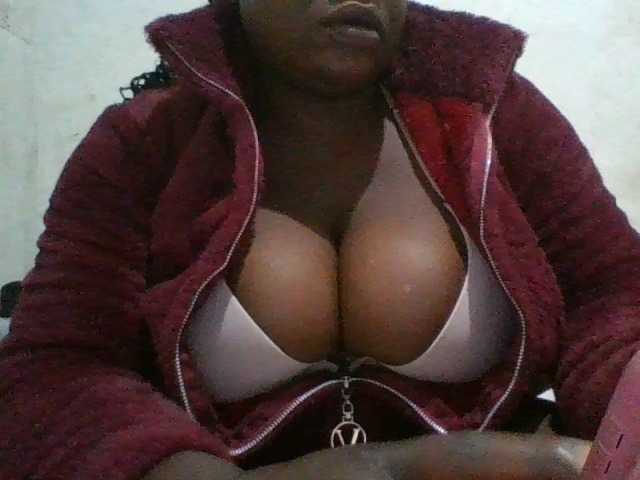 bigboobies2