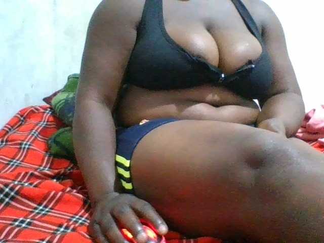 bigboobies2 live cam on BongaCams