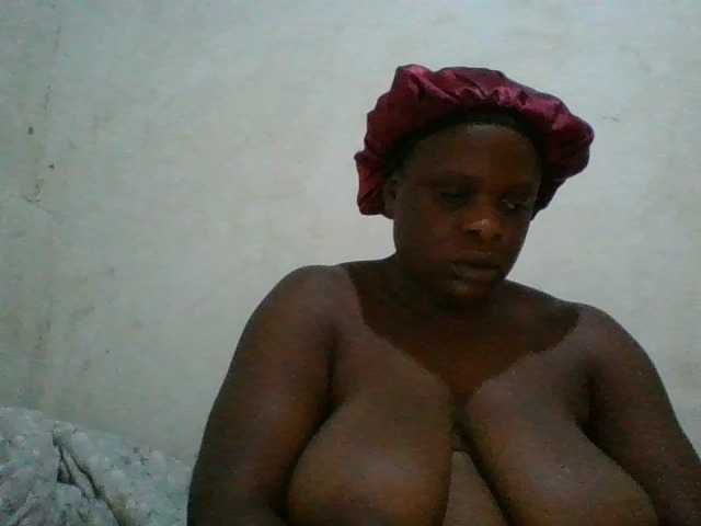 bigboobies2 live cam on BongaCams