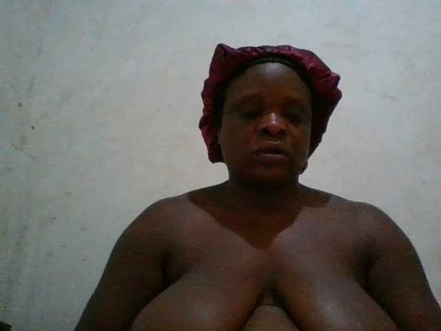 bigboobies2 live cam on BongaCams