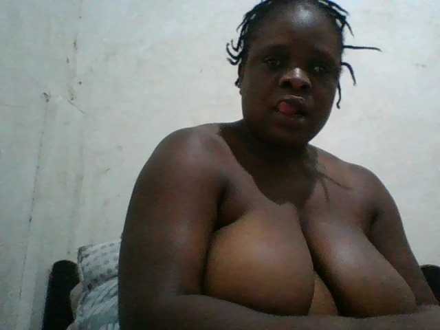 bigboobies2