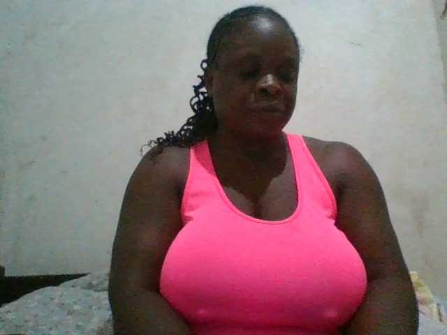 bigboobies2 live cam on BongaCams