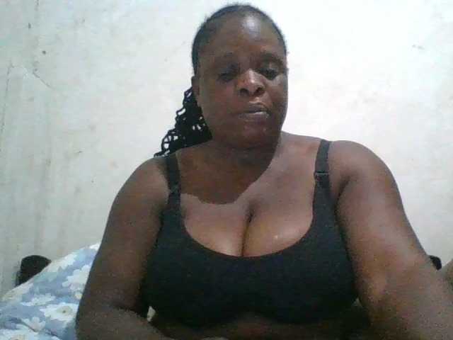 bigboobies2 live cam on BongaCams