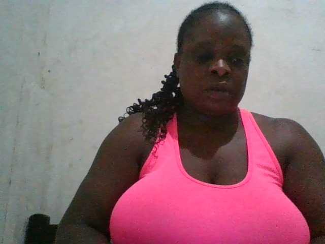 bigboobies2 live cam on BongaCams