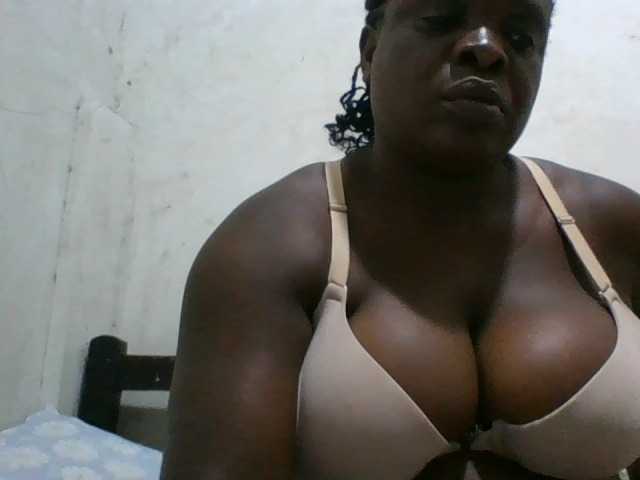 bigboobies2