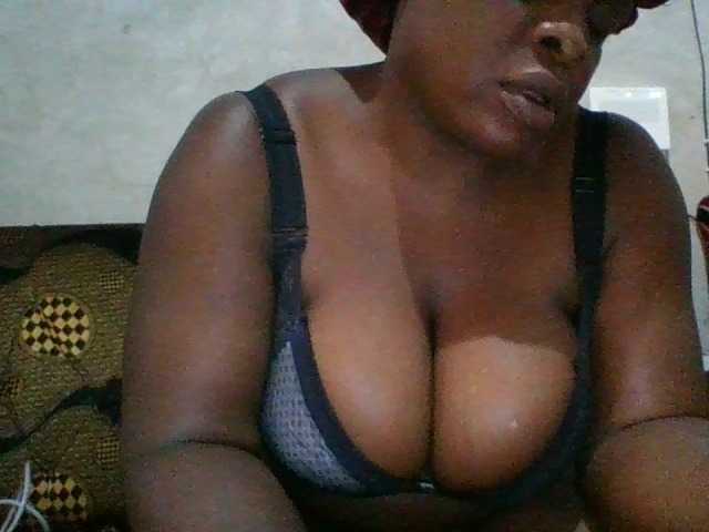 bigboobies2
