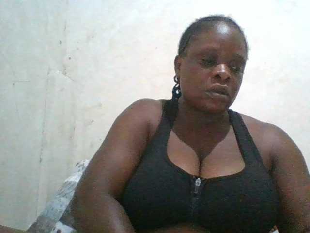 bigboobies2 live cam on BongaCams