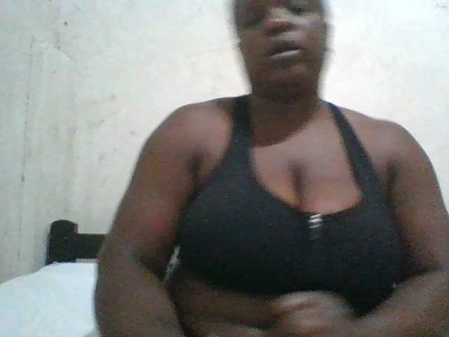 bigboobies2 live cam on BongaCams
