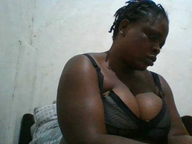 bigboobies2 live cam on BongaCams