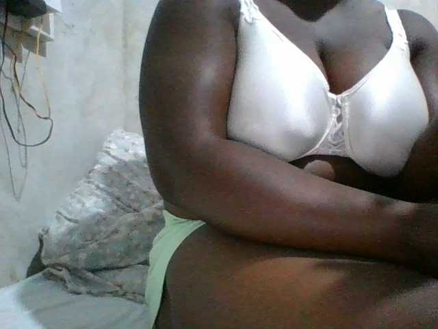 bigboobies2