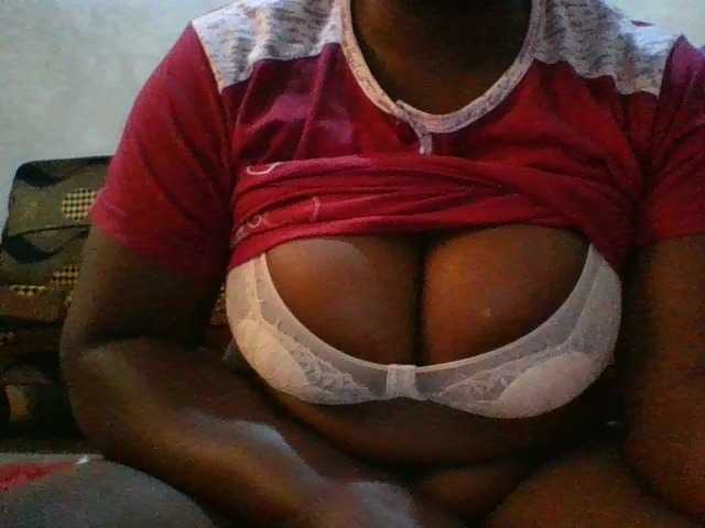 bigboobies2