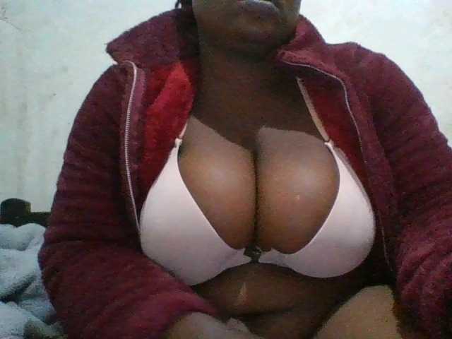 bigboobies2
