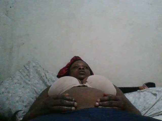 bigboobies2, en directo ahora en BongaCams