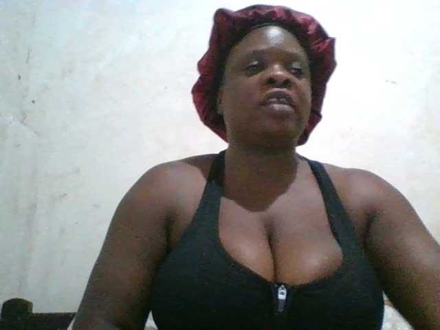 bigboobies2 live cam on BongaCams