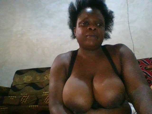 bigboobies2 live cam on BongaCams