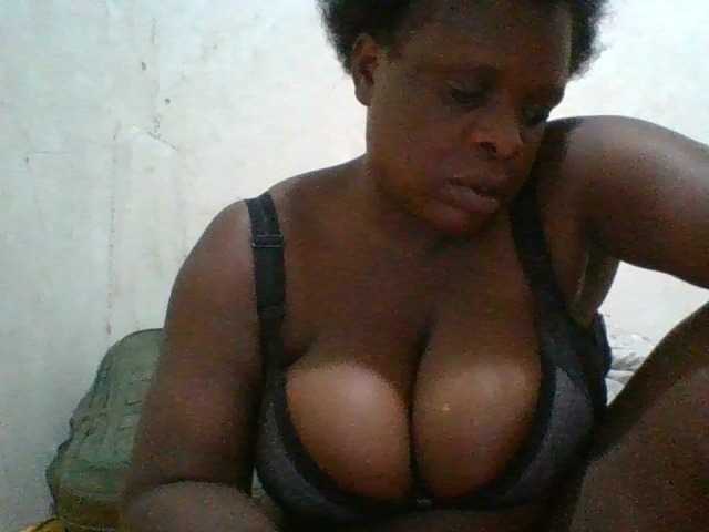 bigboobies2