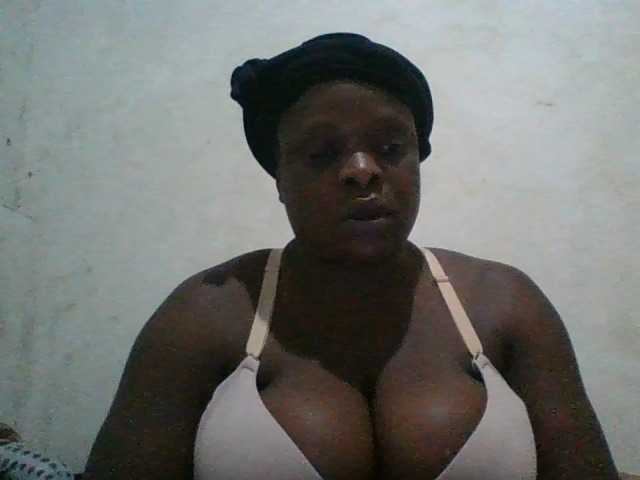 bigboobies2 live cam on BongaCams