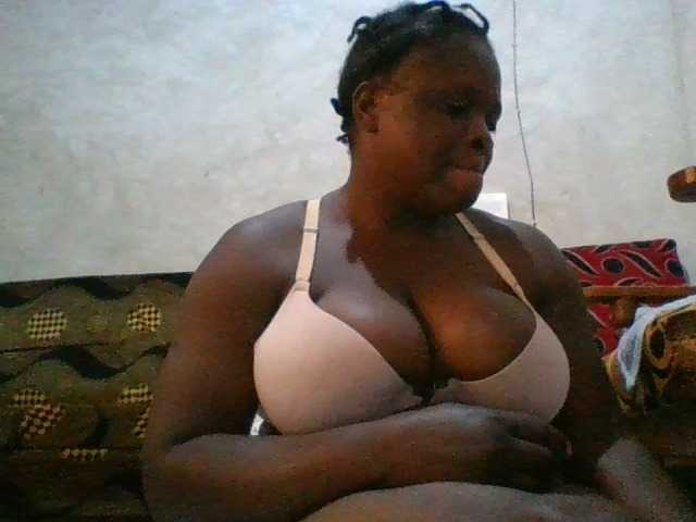 bigboobies2 live cam on BongaCams