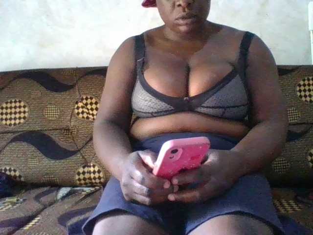 bigboobies2