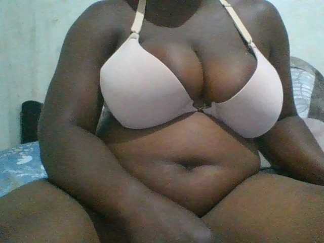 bigboobies2 live cam on BongaCams