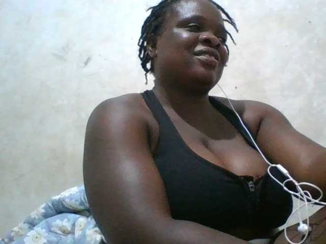 bigboobies2 live cam on BongaCams