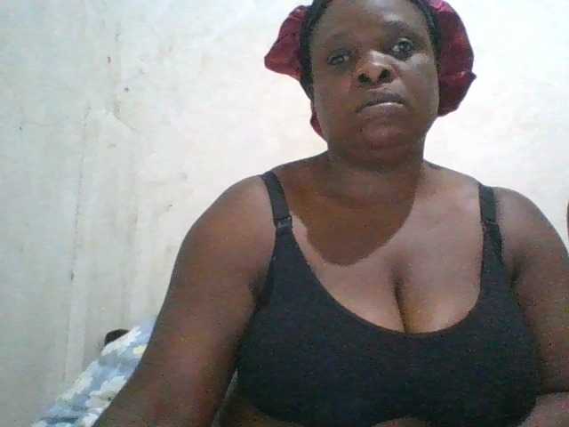 bigboobies2 live cam on BongaCams