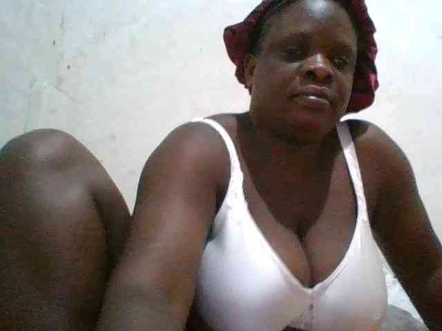 bigboobies2 webcam
