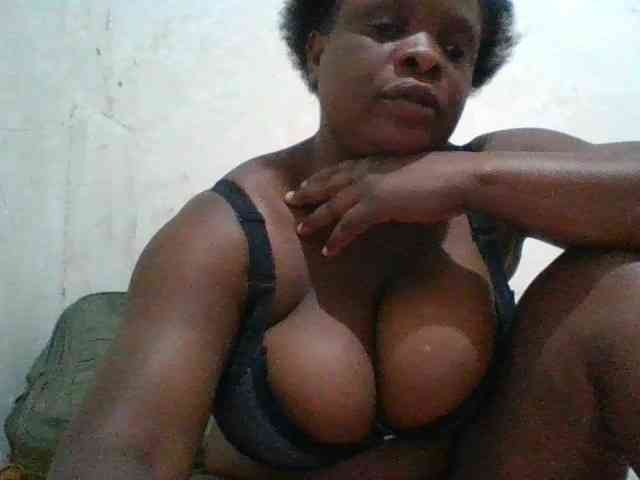 bigboobies2 webcam
