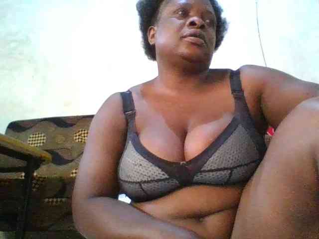 bigboobies2 webcam
