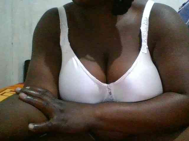 bigboobies2 webcam