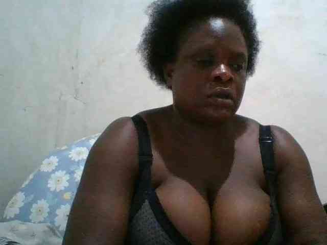 bigboobies2 webcam