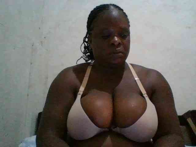 bigboobies2 webcam
