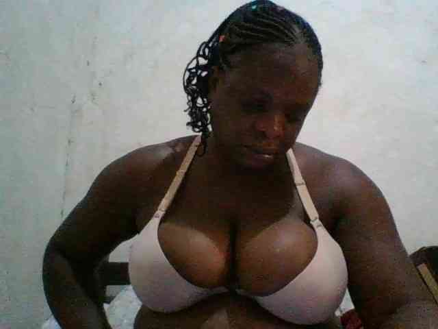 bigboobies2 webcam