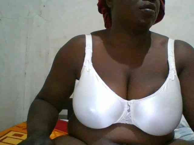 bigboobies2 webcam