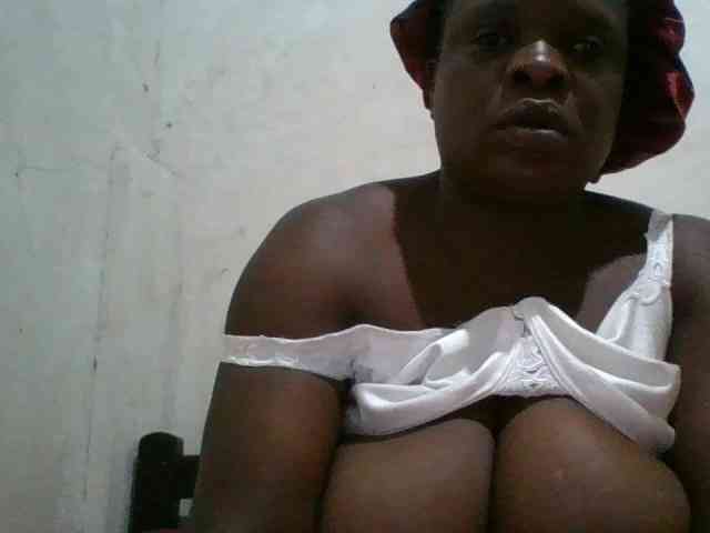 bigboobies2 webcam