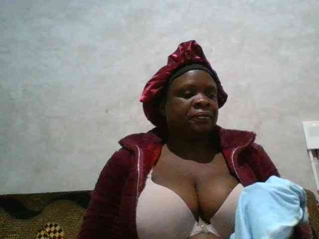 bigboobies2 webcam