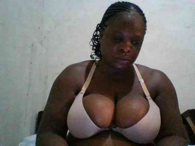 bigboobies2 webcam
