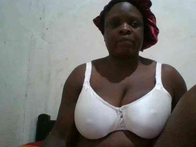 bigboobies2 webcam