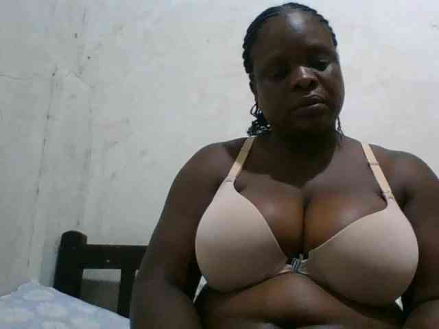 bigboobies2 webcam