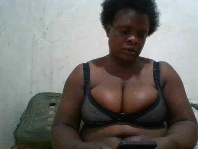 bigboobies2 webcam