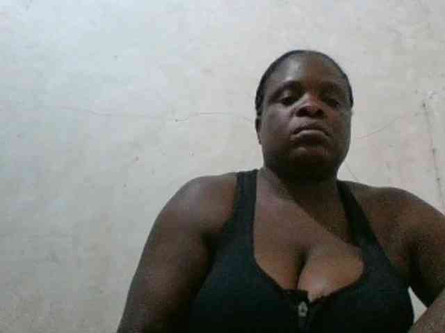 bigboobies2 webcam