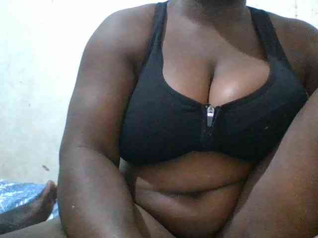 bigboobies2 webcam