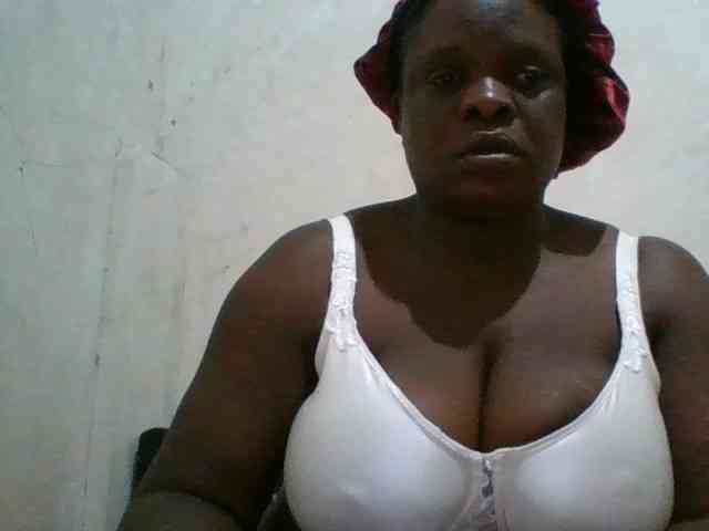 bigboobies2 webcam