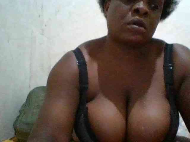 bigboobies2 webcam