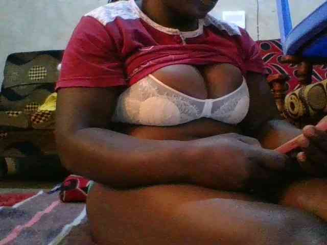 bigboobies2 webcam